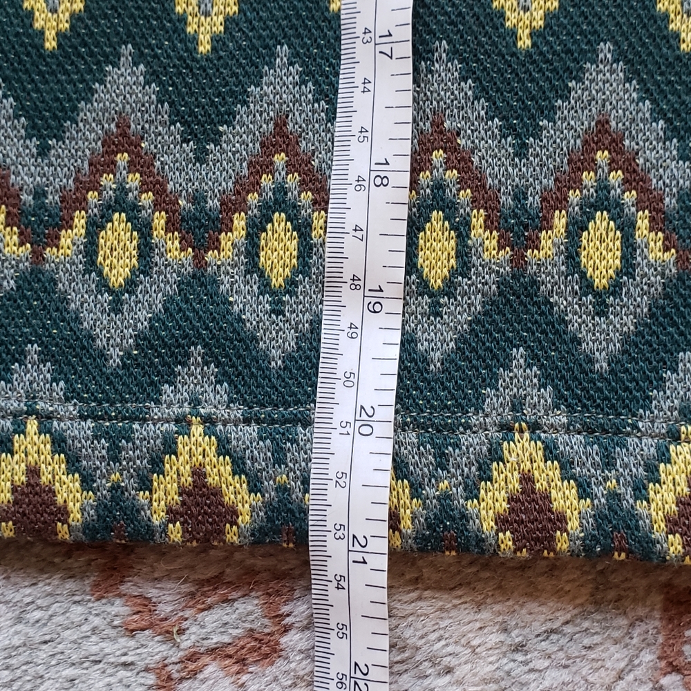Gorgeous Zara jacquard boxy sweater in Size L. - Picture 4 of 10